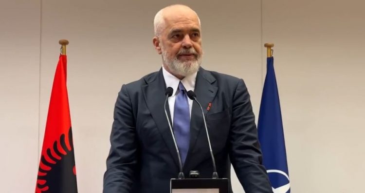 Edi Rama takon stafin ushtarak dhe civil të Shqipërisë në NATO: Jeni bërë pjesë e aleancës me meritokraci, pa kushëri e parti