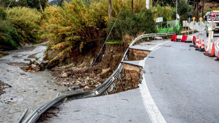 Moti i keq në Greqi/ Shpallet gjendja e jashtëzakonshme në dy ishuj, shkon në tre numri i viktimave