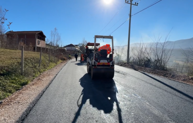 Rruga ura Çerenecit-Zgosht gati në pranverë, Balluku: Banorët akses dhe me Korridorin e Tetë