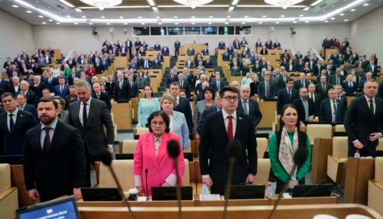 Rusia zgjeron përkufizimin e tradhtisë së lartë