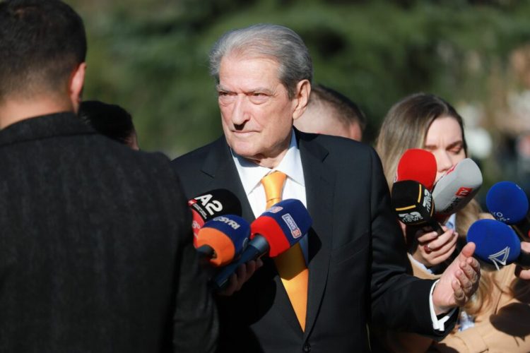 Mbledhja e parlamenteve Shqipëri-Kosovë, Berisha ka dy kërkesa para takimit të dy Kuvendeve  