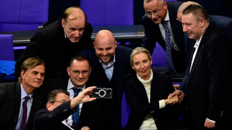 Parlamenti gjerman miraton kufizimet për emigracionin, Olaf Scholz: Bashkëpunimi me ekstremin e djathtë është gabim i pafalshëm