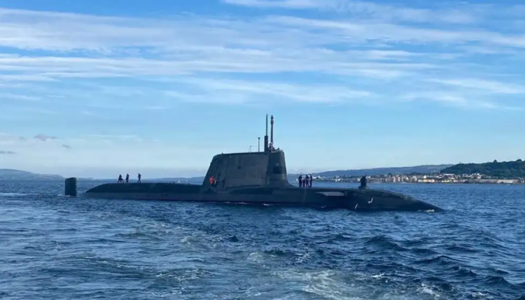 Tension mes Britanisë dhe Rusisë, ministri zbulon incidentin me nëndetësen dhe anijen “Yantar”