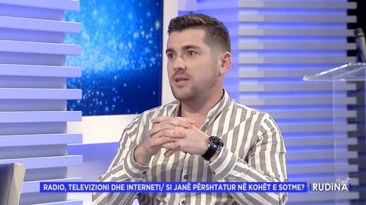 “Ajo studio modeste më ka dhënë shumë emocione”, Besard Jacaj rrëfen eksperiencën e parë të punës