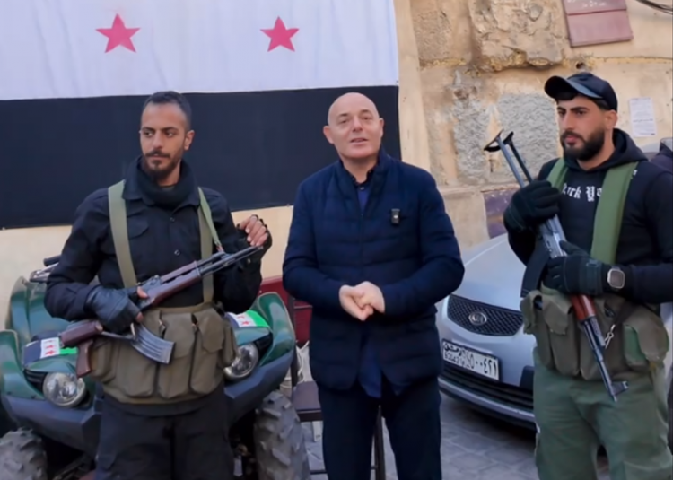 Fevziu me të rinjtë që ruajnë sigurinë në Damask: Pjesë e grupimit që çliroi kryeqytetin sirian