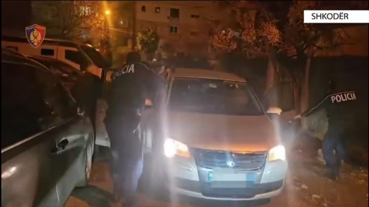 U kërkoi para për t’u kthyer telefonin që i vodhi, 32-vjeçari mashtron dy vëllezërit në Shkodër