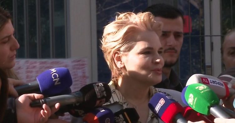 “Nuk pranova të përgjigjem për asgjë”/Kryemadhi jashtë SPAK: Nuk flas më para prokurorëve, vetëm në Gjykatë!