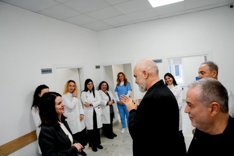 Rama dhe Koçiu në Poliklinikën e re të Specialiteteve në Shkodër: Përfitojnë 200 mijë qytetarë