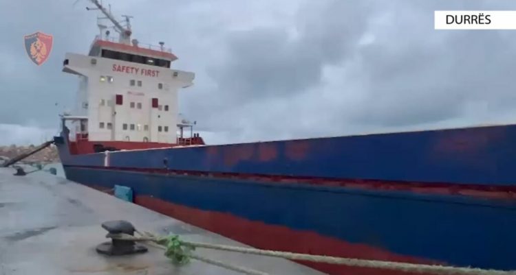 Gjenden 400 mijë litra naftë kontrabandë nga Tunizia/ Sekuestrohet një tjetër anije në Durrës, në pranga 6 personave