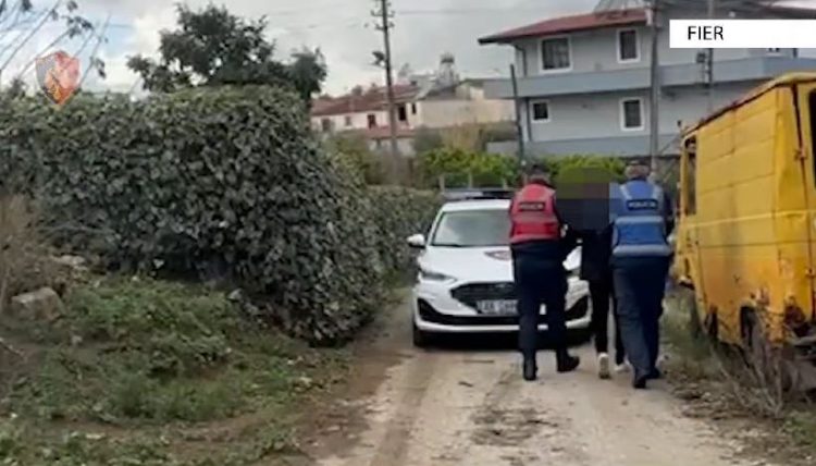 Fier/ Arrestohet i riu, kishte hapur llogari prej 5 mln lekë në një faqe online dhe i përdorte për…