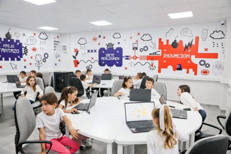 Dita Botërore e Arsimit, Rama: Laboratorë të rinj inteligjentë, shtrirja do të vijojë në 615 shkolla