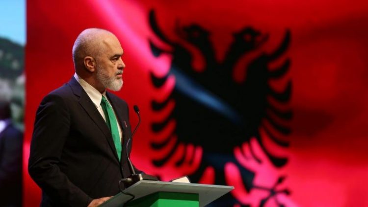 “Janë monument i gjallë kulture”, Rama: Bektashinjtë po shuhen para syve tanë, statusi sovran nuk kërcënon Shqipërinë