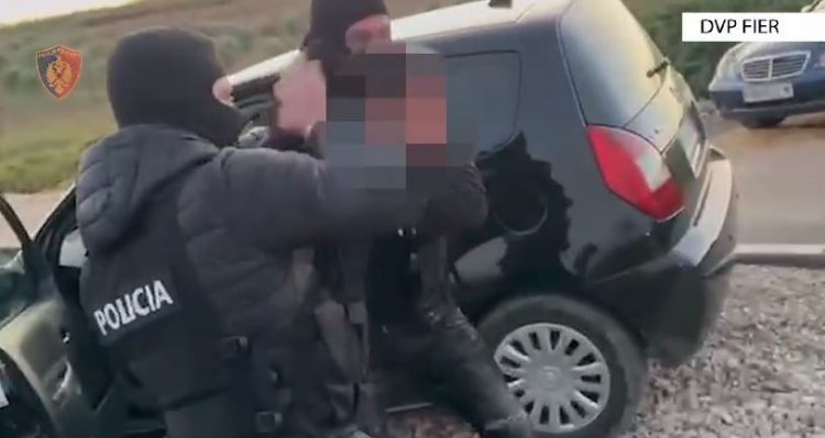 Furnizonte Divjakën me drogë, arrestohet në flagrancë 27-vjeçari