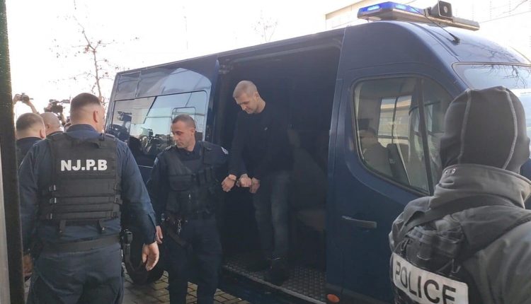 Vrasja e Liridona Ademaj/ Naim Murseli dhe të akuzuarit e tjerë arrijnë në Gjykatë nën masa të rrepta sigurie