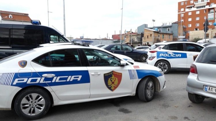 Plagosja e 15-vjeçarit/ Policia zbardh ngjarjen, shpall në kërkim xhaxhain e tij