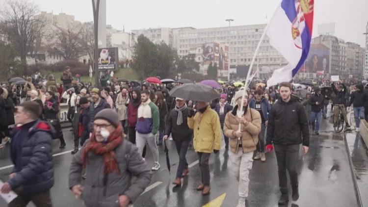 Kriza politike në Serbi, Vuçiç: Mund të shkojmë në zgjedhje të parakohshme