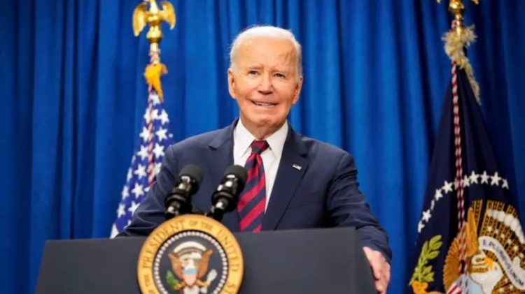 Biden firmos për herë të fundit para se të lërë zyrën, fal Faucin dhe dëshmitarë të trazirave në Capitol 