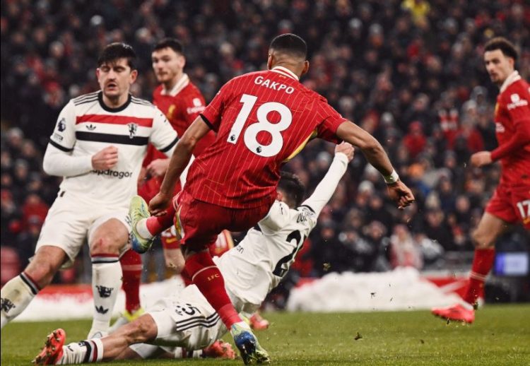 Liverpool dhe Manchester United ndajnë pikët mes spektaklit