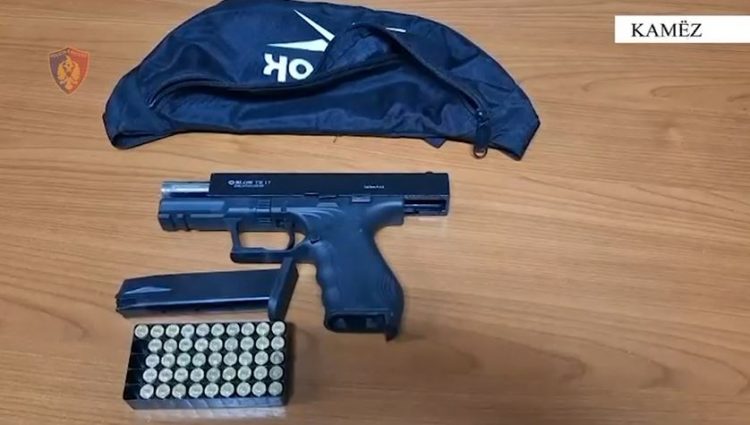 Qarkullonte me armë zjarri në automjet, arrestohet 33-vjeçari!  