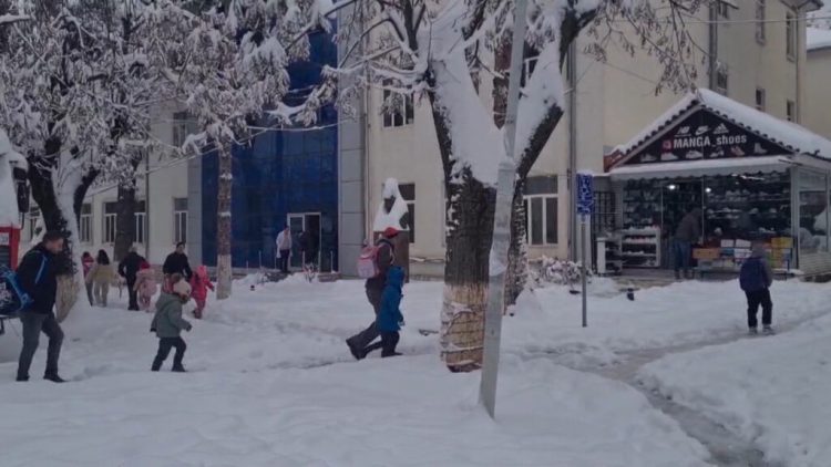 Ditë të ftohta dhe temperatura deri në -5 gradë C, mjekët apel: Kujdes, moshat e treta 