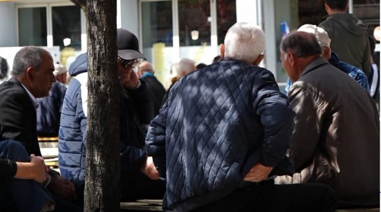 Mjekët: Të rritet mosha e kontrollit bazë