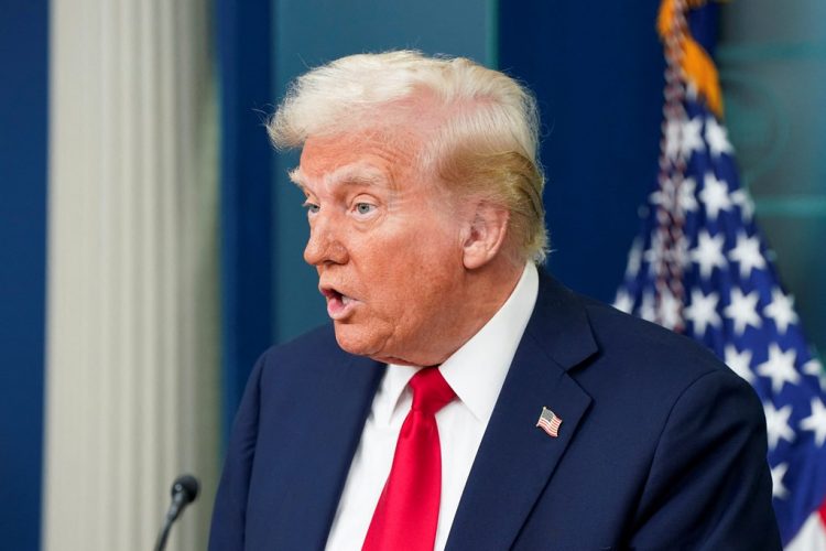Donald Trump reagon për përplasjen e avionit me helikopterin në SHBA: Zemrat tona janë copëtuar!