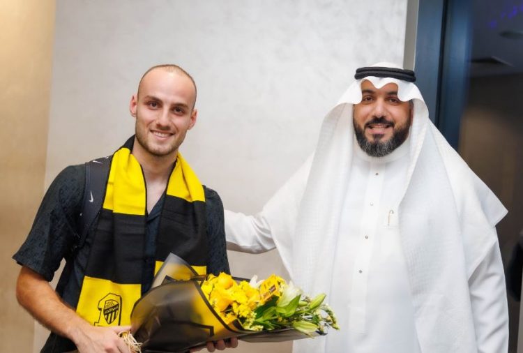 Zyrtare, Al Ittihad blen kartonin e Mario Mitajt