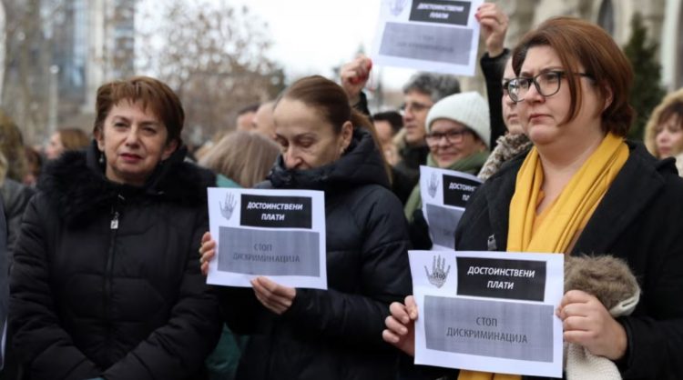 Në Shkup vazhdojnë protestat e punonjësve të administratës publike për rritje pagash