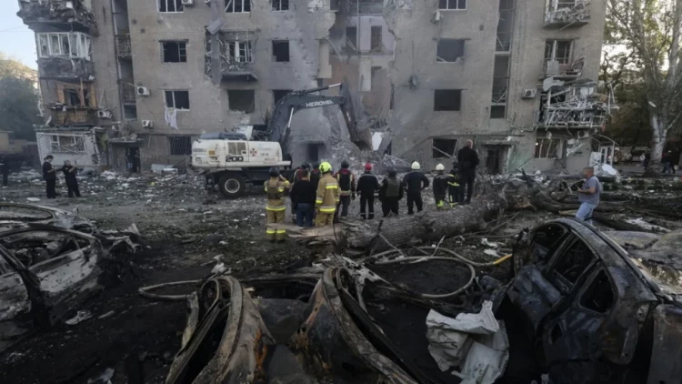 Lufta në Ukrainë, forcat mbrojtëse ajrore rrëzojnë 93 dronë rusë të lëshuar gjatë natës