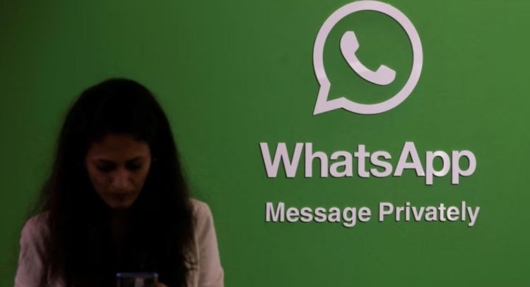 Softuerët izraelit të spiunimit shënjestrojnë dhjetëra përdorues të WhatsApp