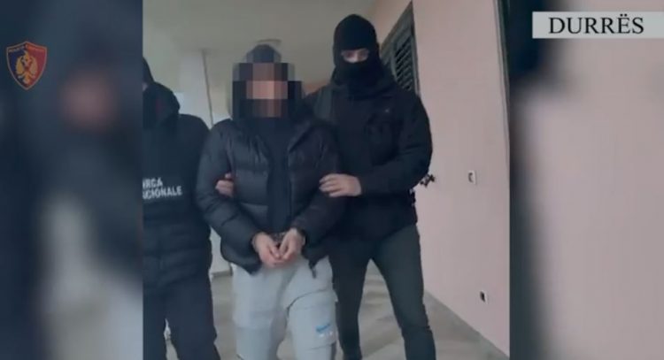 Emri/ I akuzuar në Spanjë si pjesëtar i një organizate kriminale, arrestohet 28-vjeçari në Durrës 