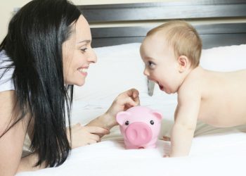 Nga shpenzimet për shtatzëninë, tek mirëqenia e foshnjës pas ardhjes në jetë, sa janë kostot e prindërve për rritjen e një bebeje 