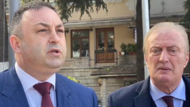 Zgjedhjet e 11 majit/ Ministri Hoxha mbledh prefektët e qarqeve në Gjirokastër: Janë hartuar të gjithë planet e masave!