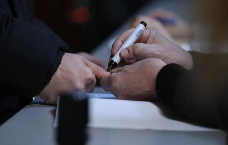Mbyllja e qendrave të votimeve në Kosovë, KQZ: Pjesëmarrja në zgjedhje nën 40%