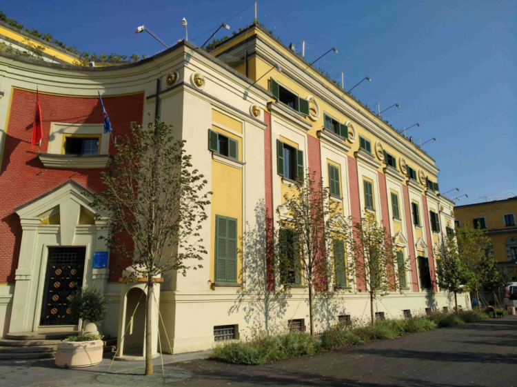 Bashkia e Tiranës pa kryetar, çfarë thotë ligji në këtë rast
