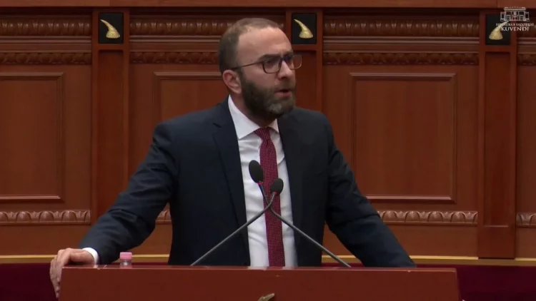 “Thërrisni në seancë ministrin të japë llogari”/ Bardhi: Jo vetëm duhet të dorëhiqet, por Hoxha duhet të shkarkohet!