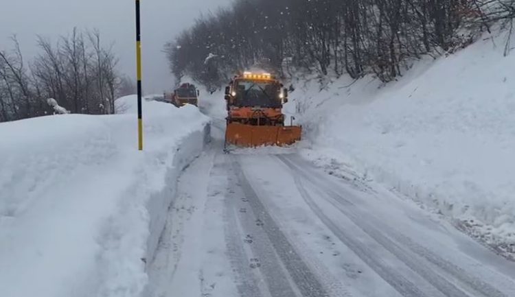 Dëborë në zonat malore, parashikohet javë e ftohtë