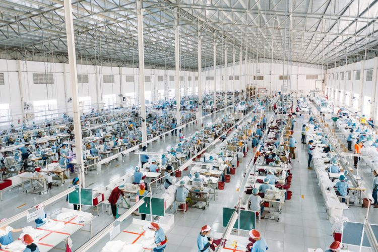 Kriza e industrisë, numri i të punësuarve ra me 13.1%!