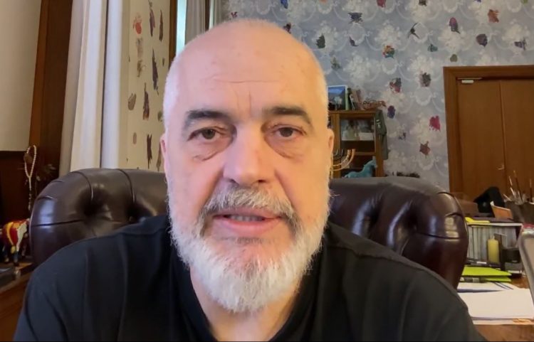 “Do ta shihni marrëdhënien me Amerikën”/ Rama-komentuesit: Kur Trump mori mandatin e parë, më thanë ik vetë se do vijë të të marrë zvarrë