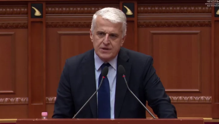 “Do ju jap një këshillë”/ Majko-opozitës: Ndërroni godinë, nuk ju sjell fat të mirë! Godina e SHQUP-it është përdorur për vaki