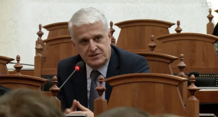 Majko i përgjigjet opozitës: Ardhja në pushtet nuk është radhë qumështi e kosi! Do ta shohim në 11 Maj!