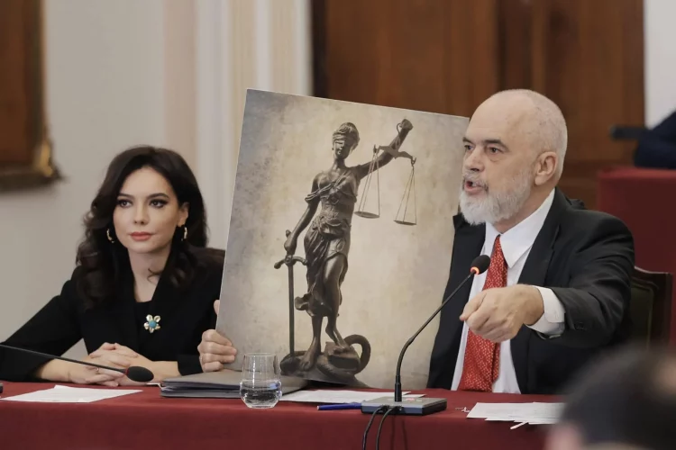 Deklaratat për SPAK, Rama fyen kritikët e tij: Kokëbosh ose një daullexhi i paguar