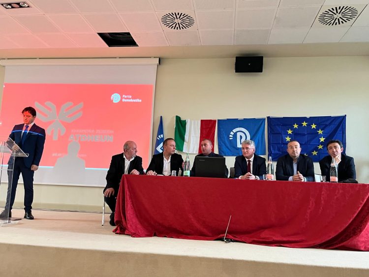 Gjekmarkaj takim me shqiptarët në Lombardi të Italisë: Regjistrohuni për të votuar, është koha të bashkohemi