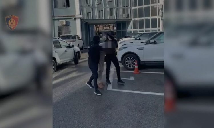 I akuzuar për mashtrim të përsëritur në Gjermani, në pranga 42-vjeçari izraelit në Tiranë