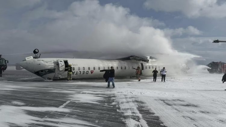Video/ Publikohet momenti kur avioni përplaset në pistën e aeroportit në Toronto dhe shpërthen në flakë