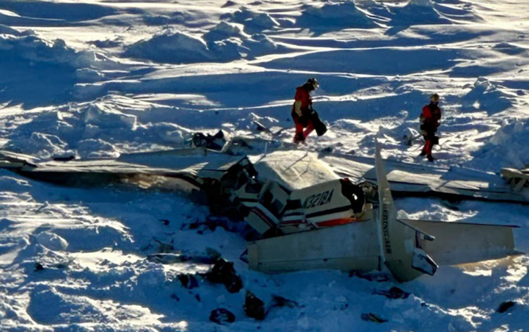 10 të vdekur nga rrëzimi i një avioni në Alaska