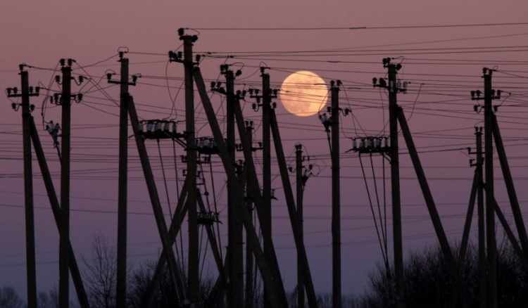 Inteligjenca artificiale, konsumi i lartë i energjisë dhe ndikimi tek mjedisi