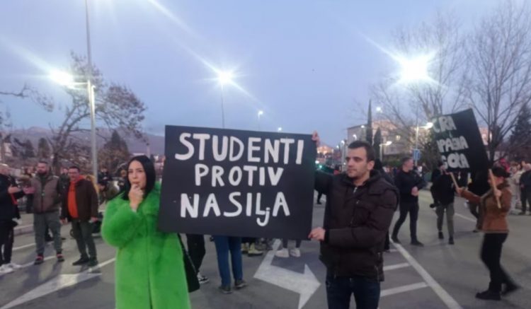 Mali i Zi, intesifikohen protestat e studentëve