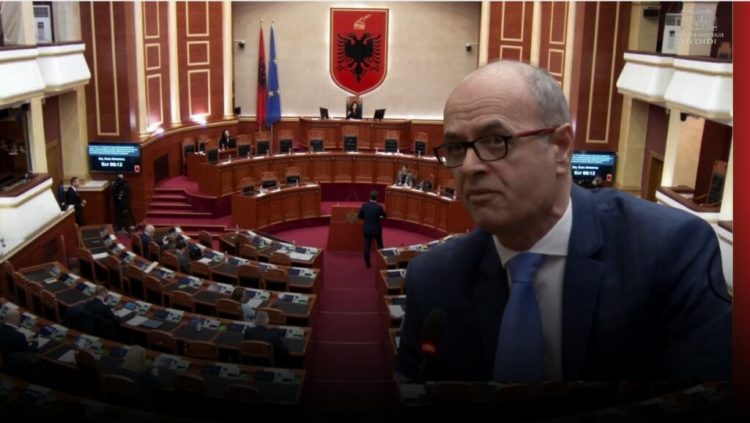 Petro Koçi nuk harron të shkuarën: Më vutë koburen në kokë për të më marrë peng dhe më qethët 