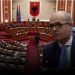 Petro Koçi nuk harron të shkuarën: Më vutë koburen në kokë për të më marrë peng dhe më qethët 
